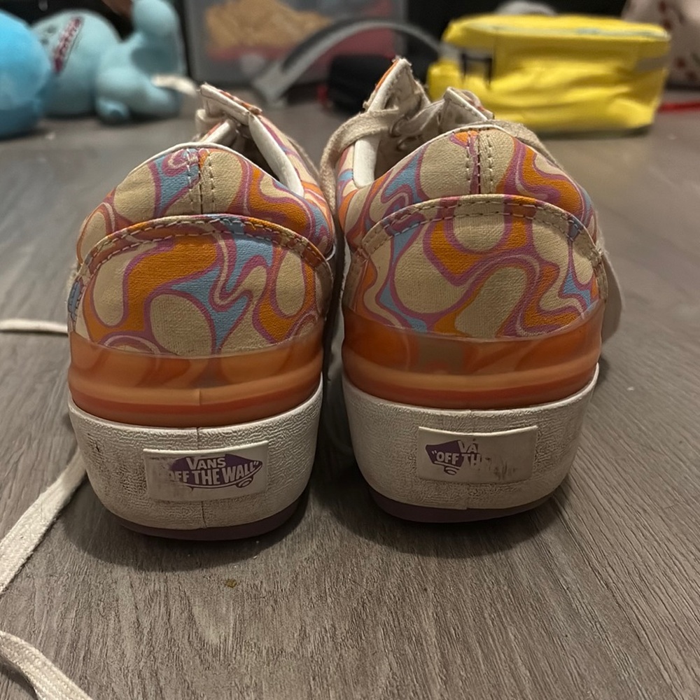 Vans Orange and Pink Sneakers with Iconic Style - Picture 2 of 4